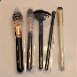 Black and Gold Makeup Brush Set